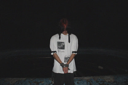 "contre le destin" Mock Neck Tee